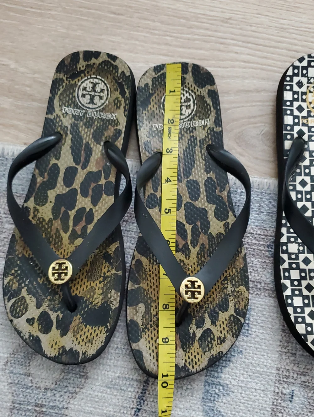 Tory Burch Bundle Of 2 Rubber Flip Flop Logo Sandals Sz7